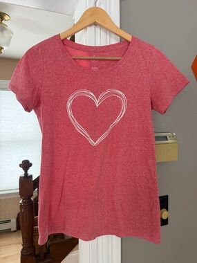 St. John's Bay Pink-Red Short-Sleeve Tee with White Heart Graphic